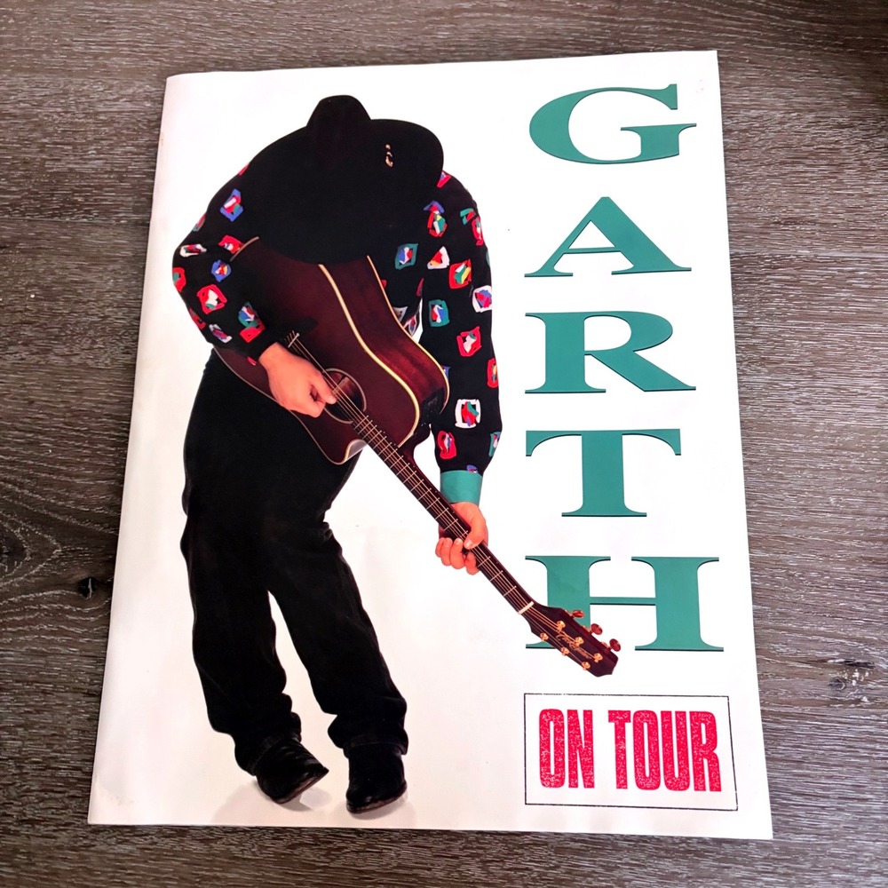 Garth Brooks World Tour 1996 1998 Souvenir Concert Program Book Memorabilia